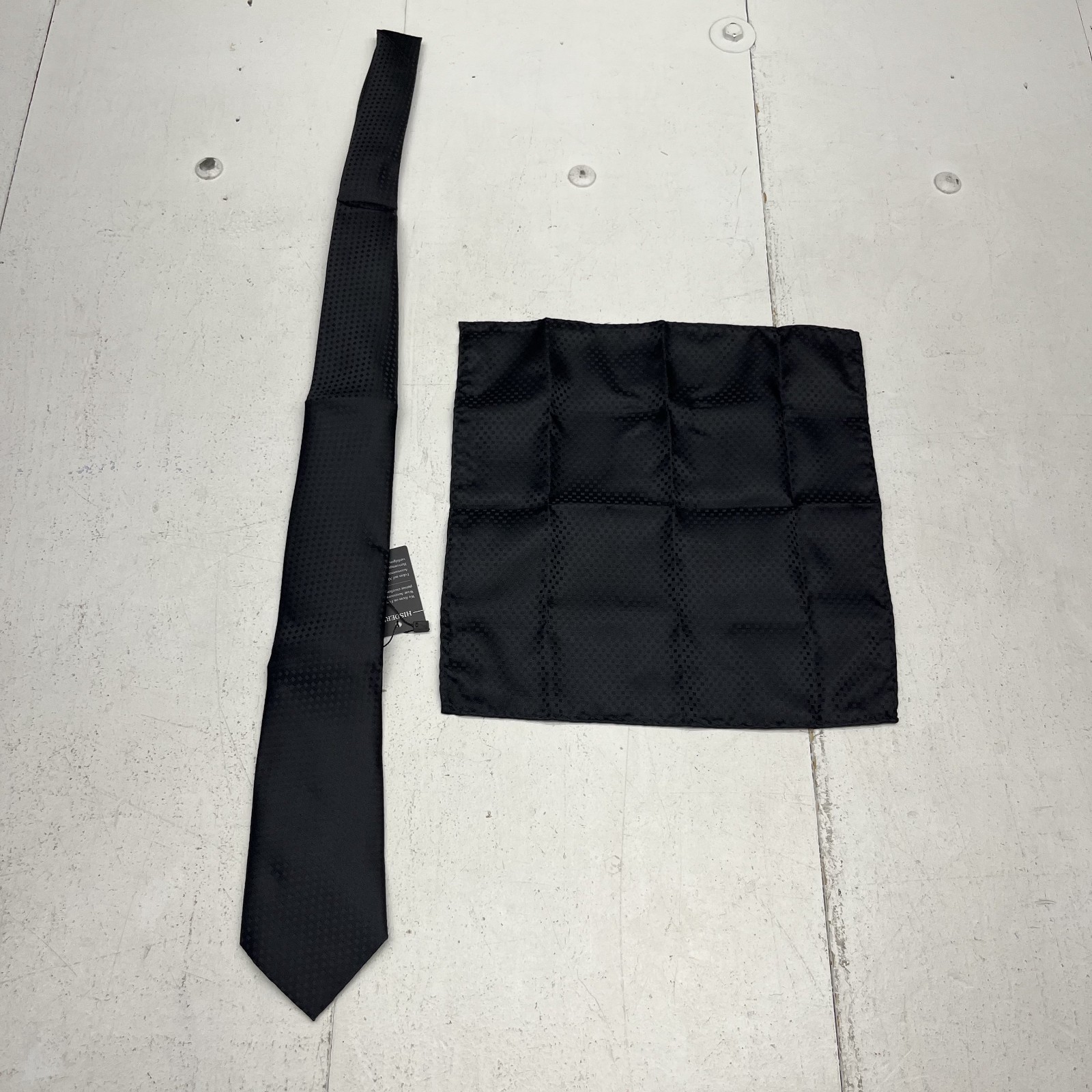 Hisdern Black Checkered Tie & Handkerchief Set Adult One Size NEW