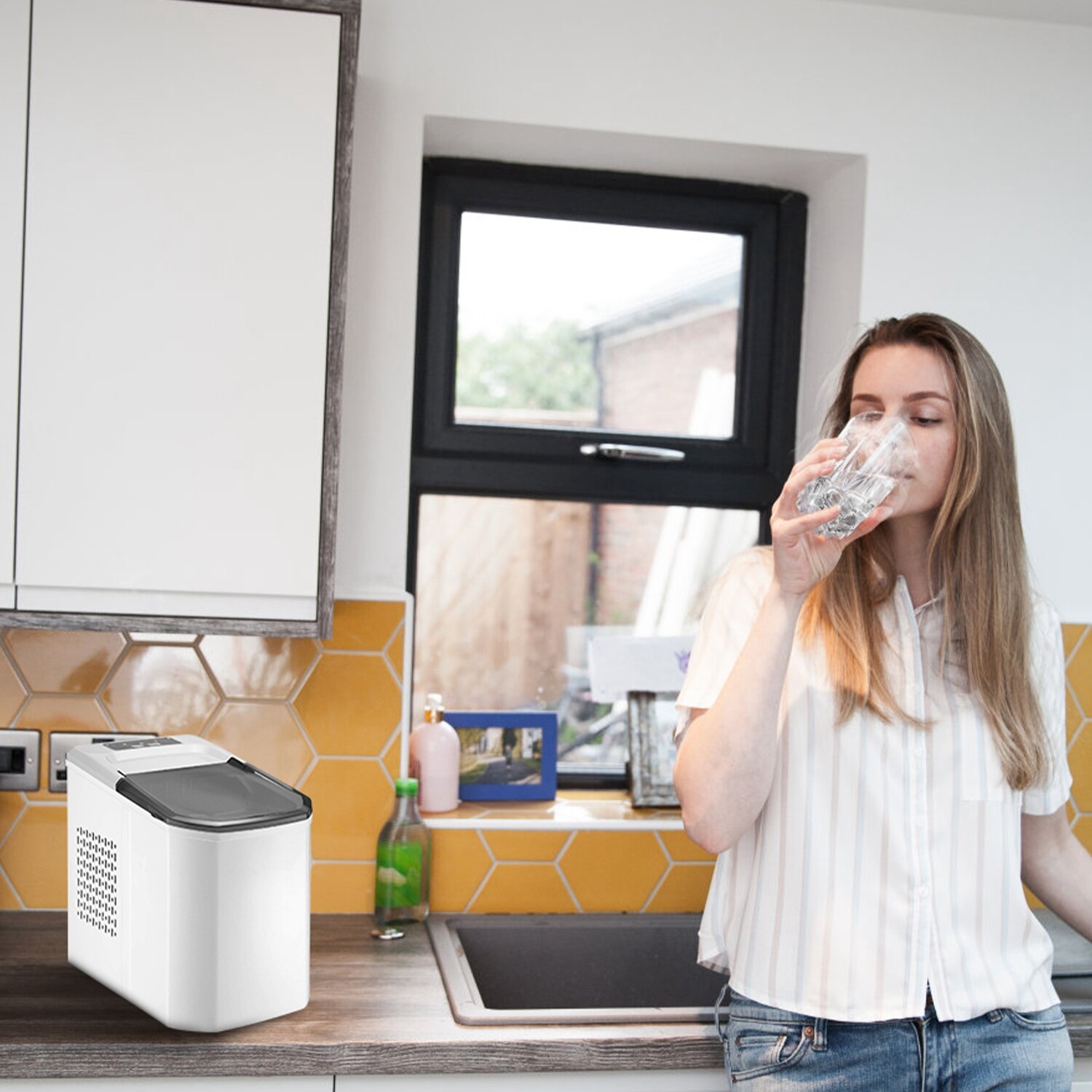 Countertop Ice Maker Machine 33Lbs/24H Self-cleaning with Ice Scoop and Basket