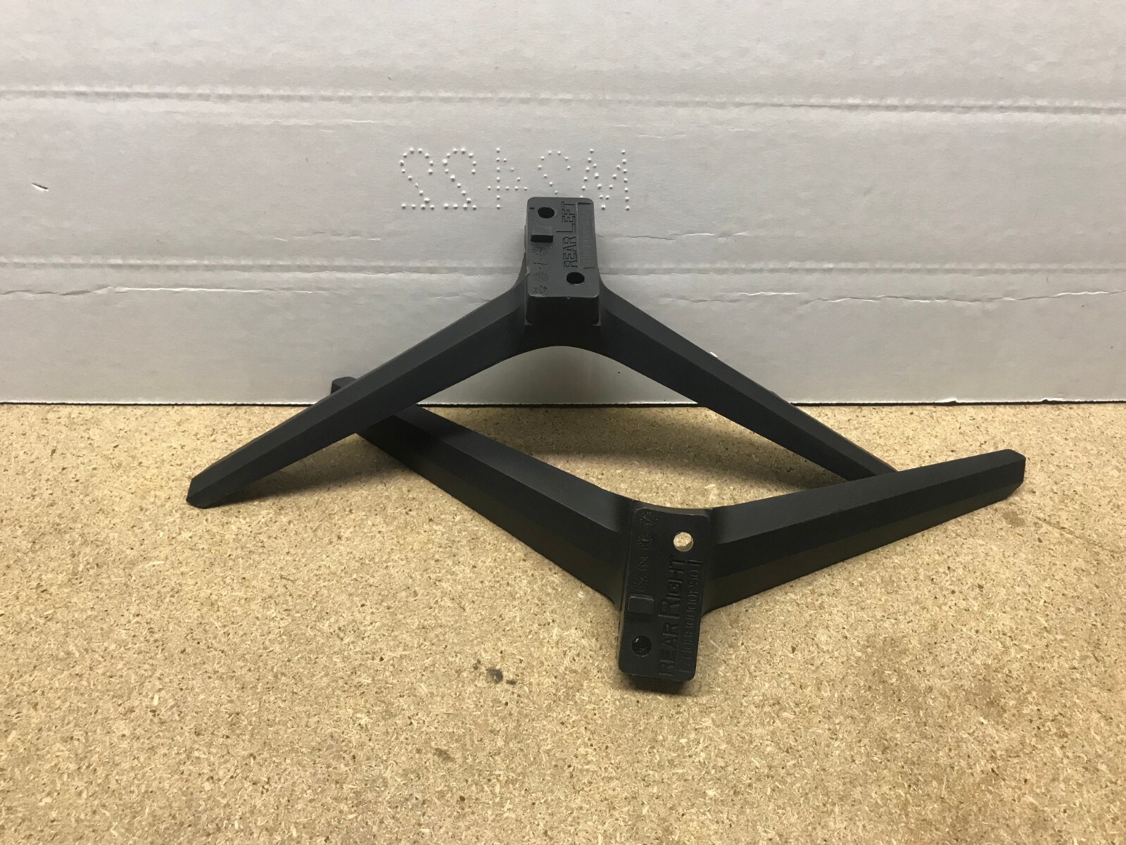 Vizio V505-J09 Stand / Feet No Screws 7H08B0000P501 / 7H08B0000N501