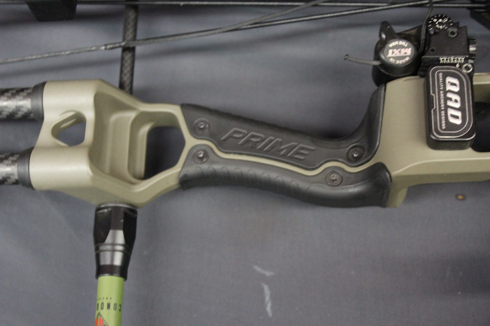 Prime Form 34 Compound Bow (RH) with Sight/Quiver/Stabilizer/Release