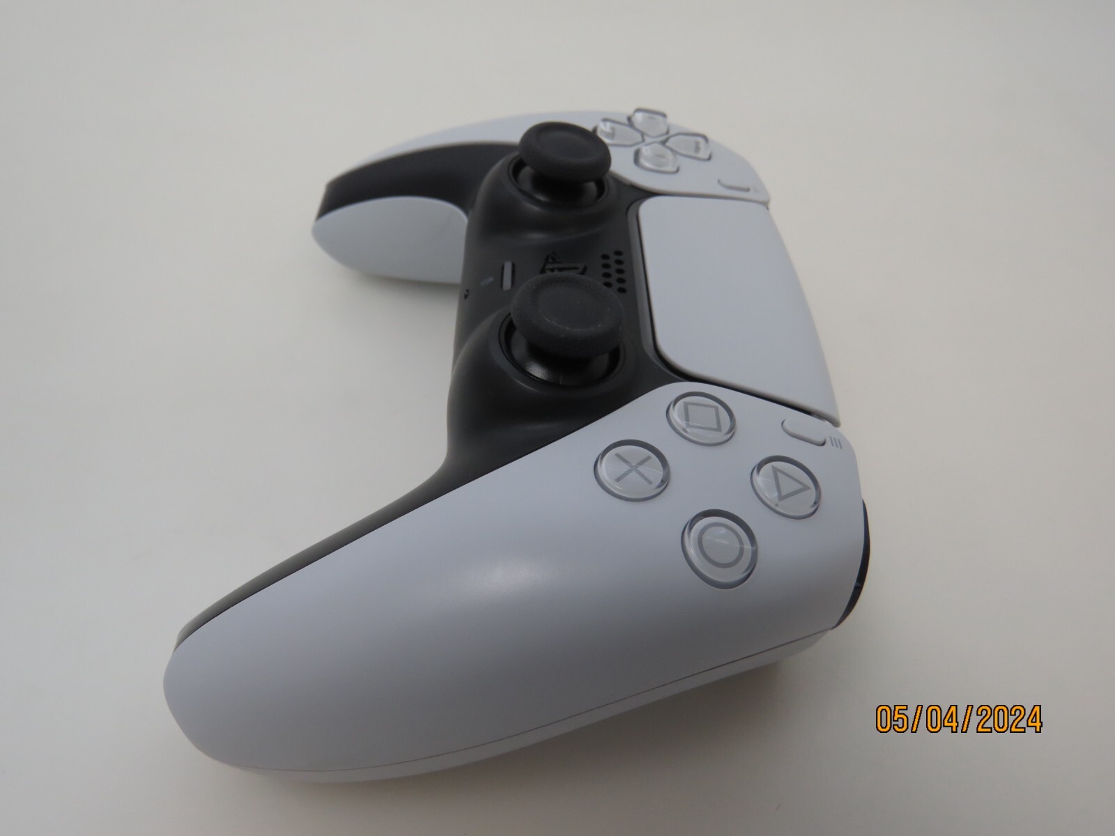 PlayStation 5 DualSense Wireless Controller - HALL EFFECT JOYSTICKS
