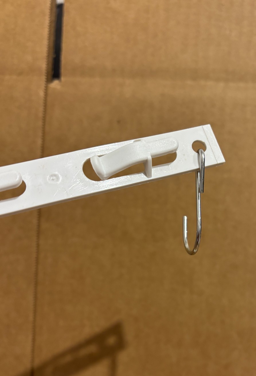 Vendor Display Plastic Strips White 20pk (8 Hooks each)