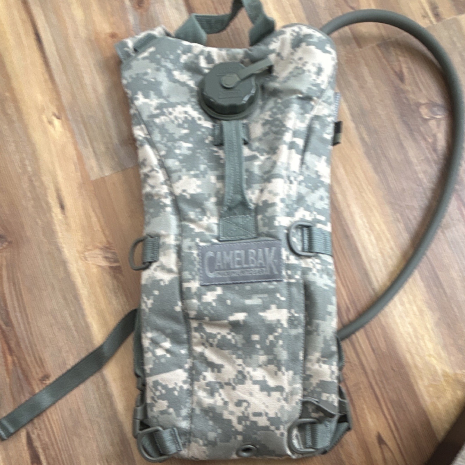 CamelBak Camouflage Hydration Pack 2L Lightweight Nylon Hiking Gear
