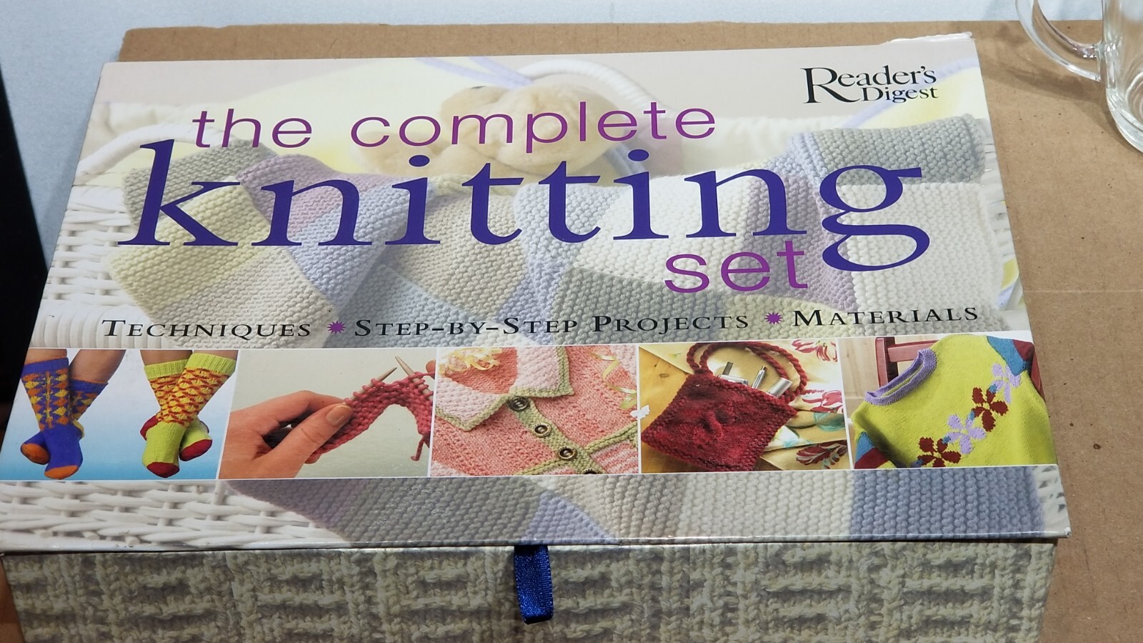 READER'S DIGEST THE COMPLETE KNITTING SET, TECHNIQUES, PROJECTS & MATERIALS,
