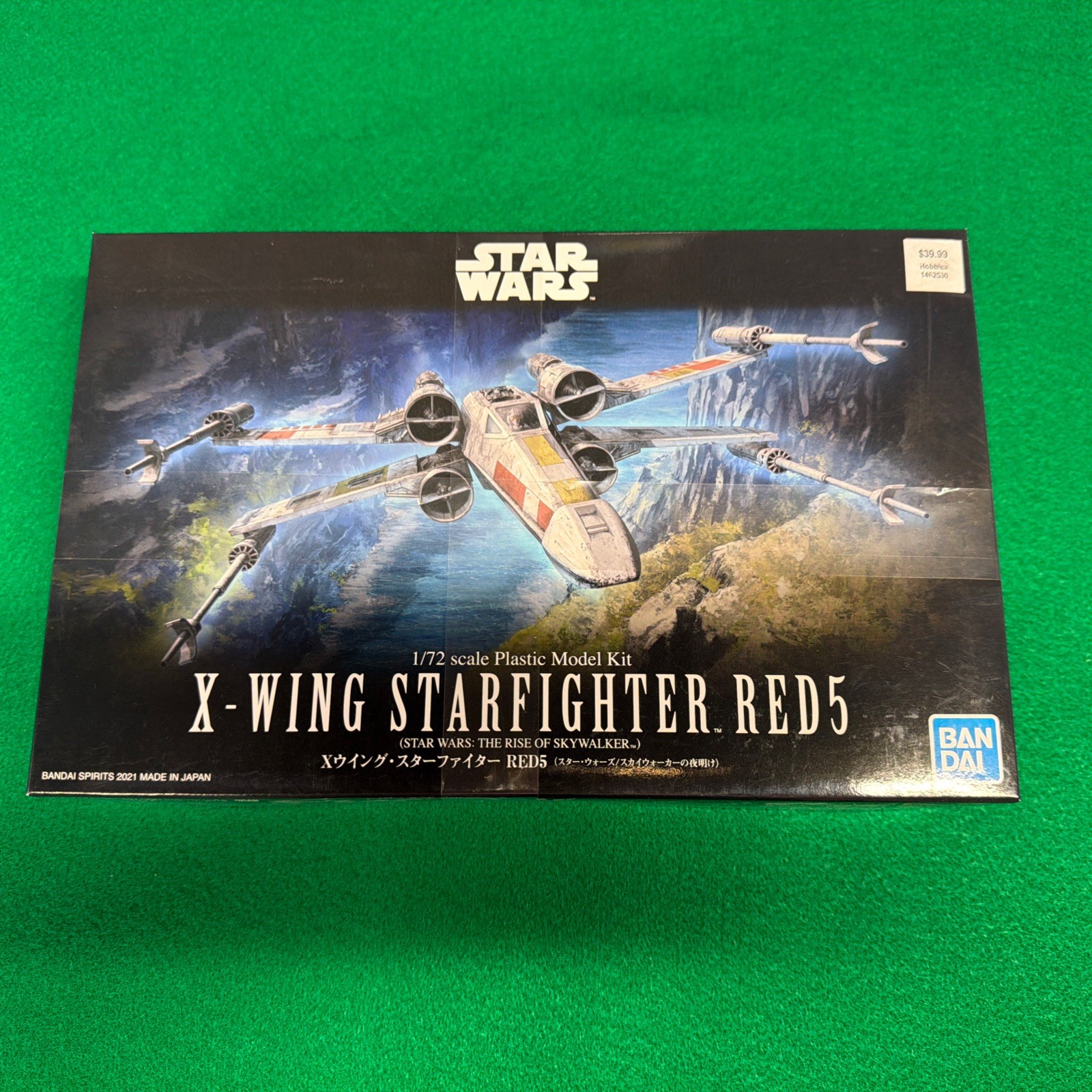 Bandai Star Wars, Rise of Skywalker  X-Wing Starfighter RED5 in 1/144   61554