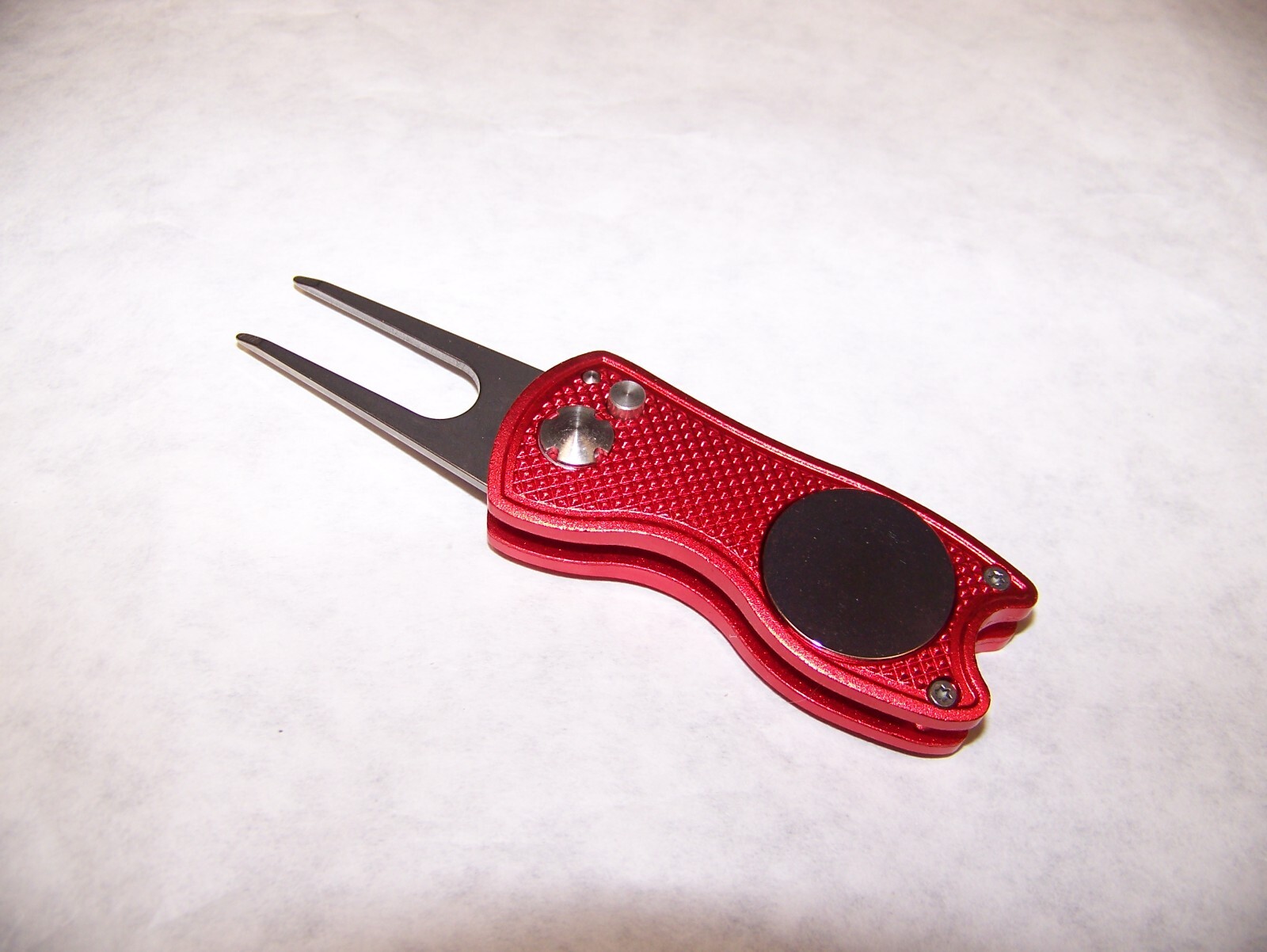 Switchblade Golf Divot Tool with Ball Marker  RED  New in Box   FREE SHIPPING