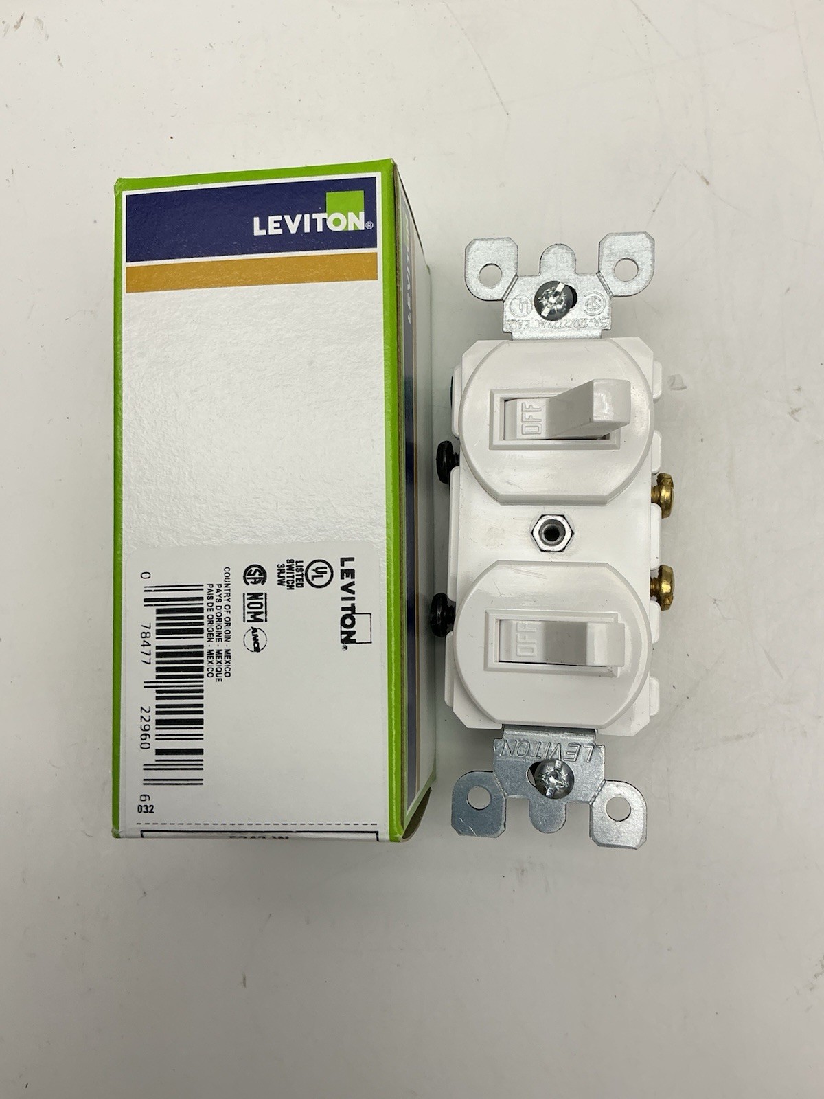 Leviton 15 Amp, 120/277 Volt, Duplex Style 3-Way / AC No Size, White