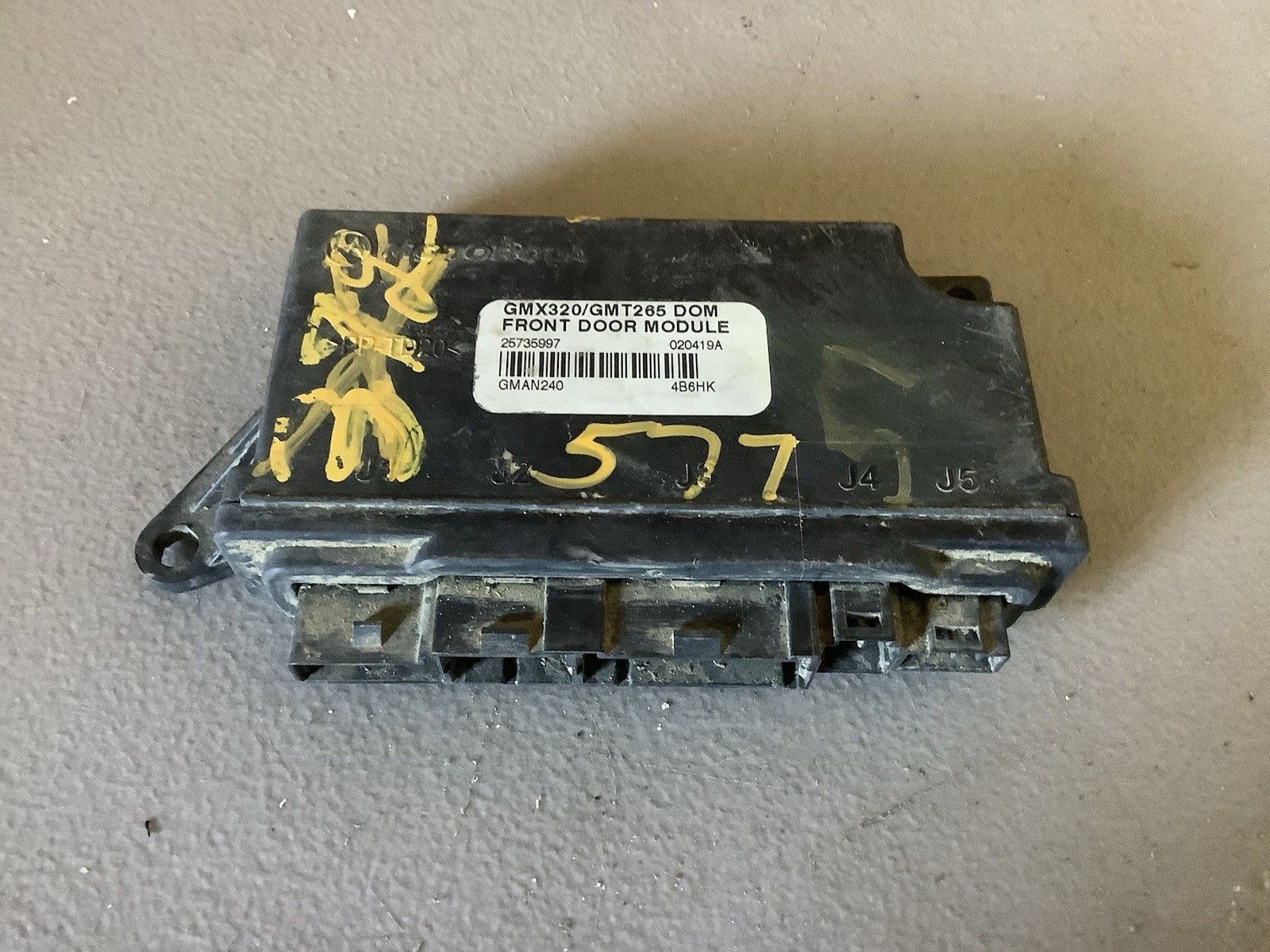 Cadillac CST 25735997 Front Door Control Module ((R1-577))