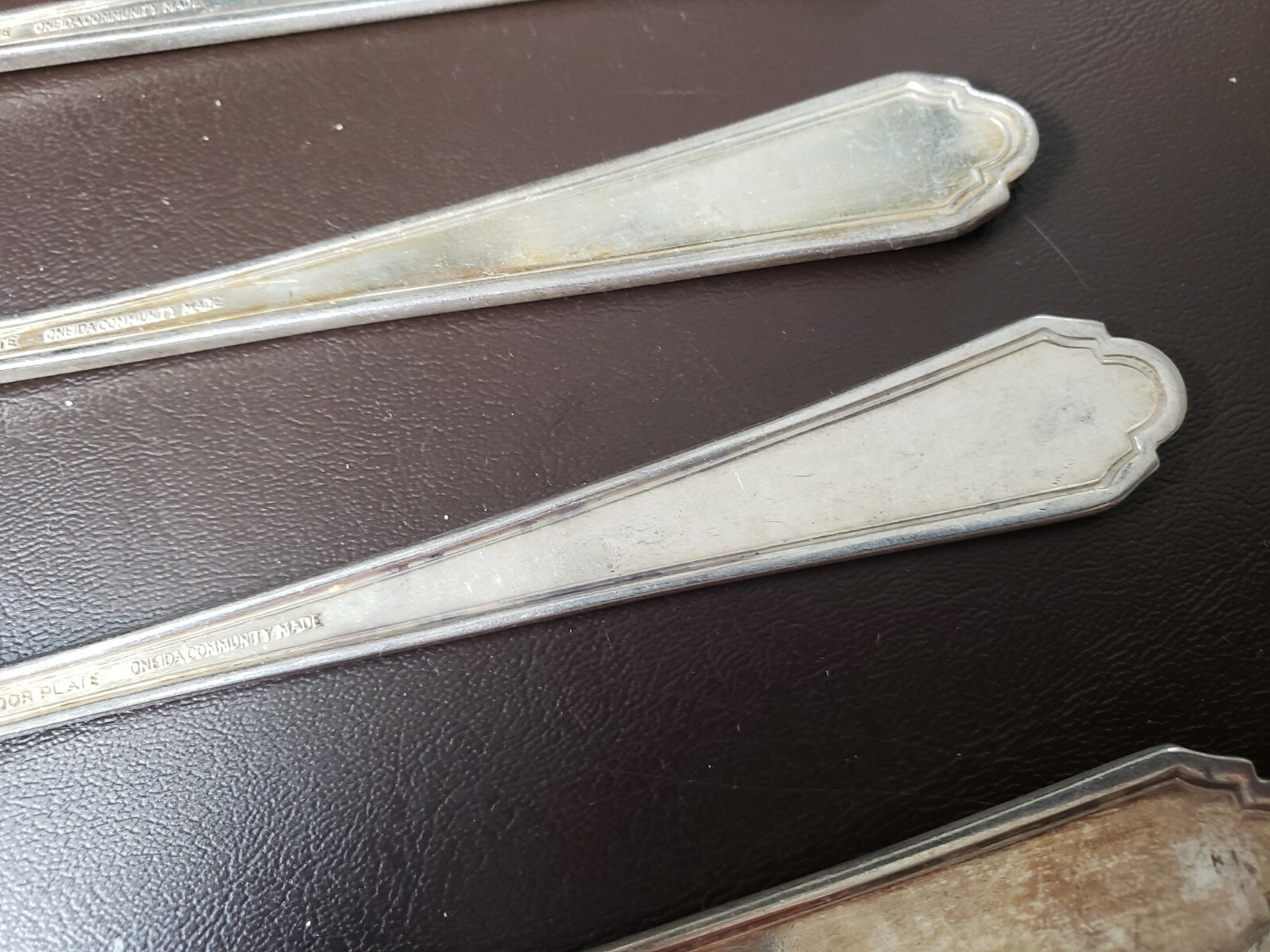 4 ANTIQUE VINTAGE COLLECTIBLE SOUP SPOONS 7.25" ONEIDA SILVER PLATE- TUDOR