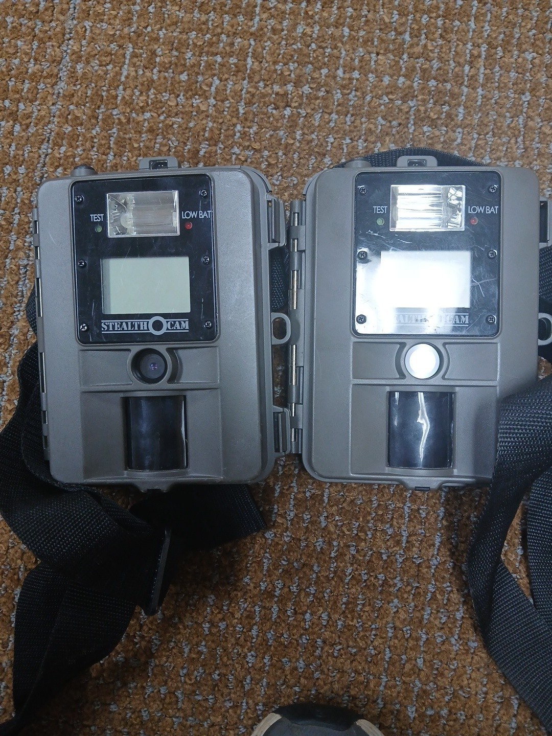 lot of 2 Stealth Cam DIGRC-X Digital Scouting Camera