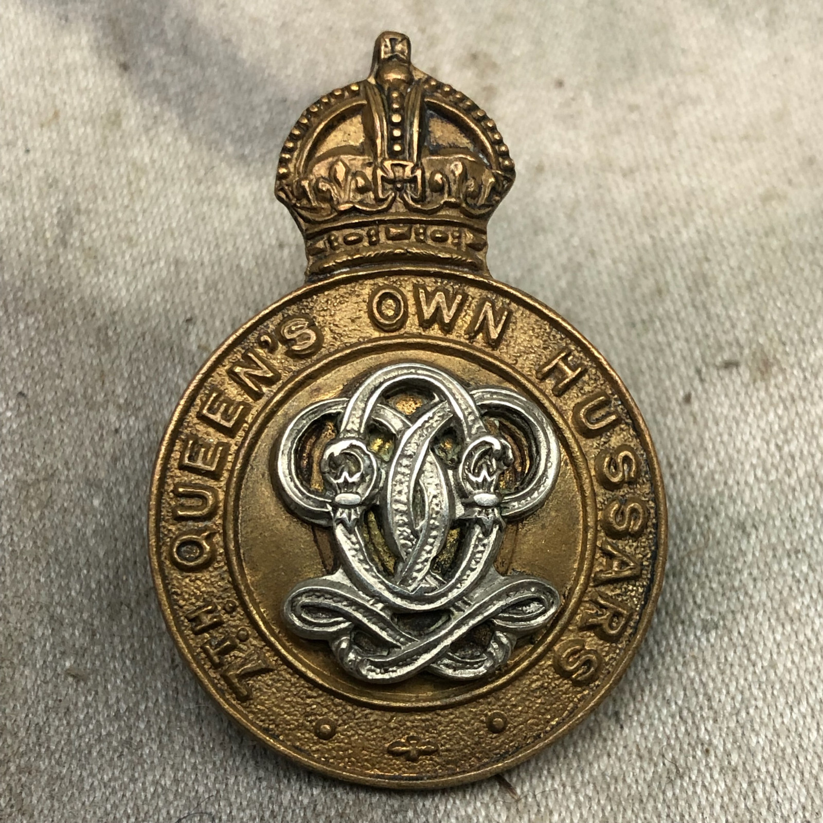 Original WW2 British Army 7th Queen's Own Hussars Cap Badge