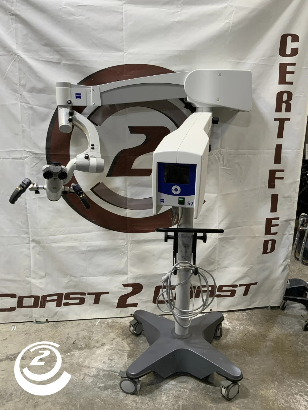 Zeiss OPMI Sensera w/ S7 Stand