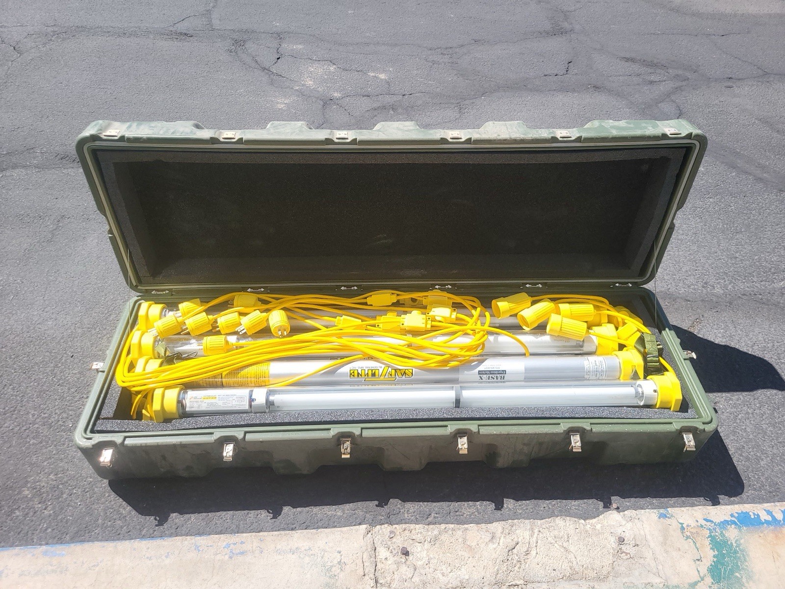 SafTLite Fluorescent String Light Corded Yellow Silver Plastic Metal 1625-5025