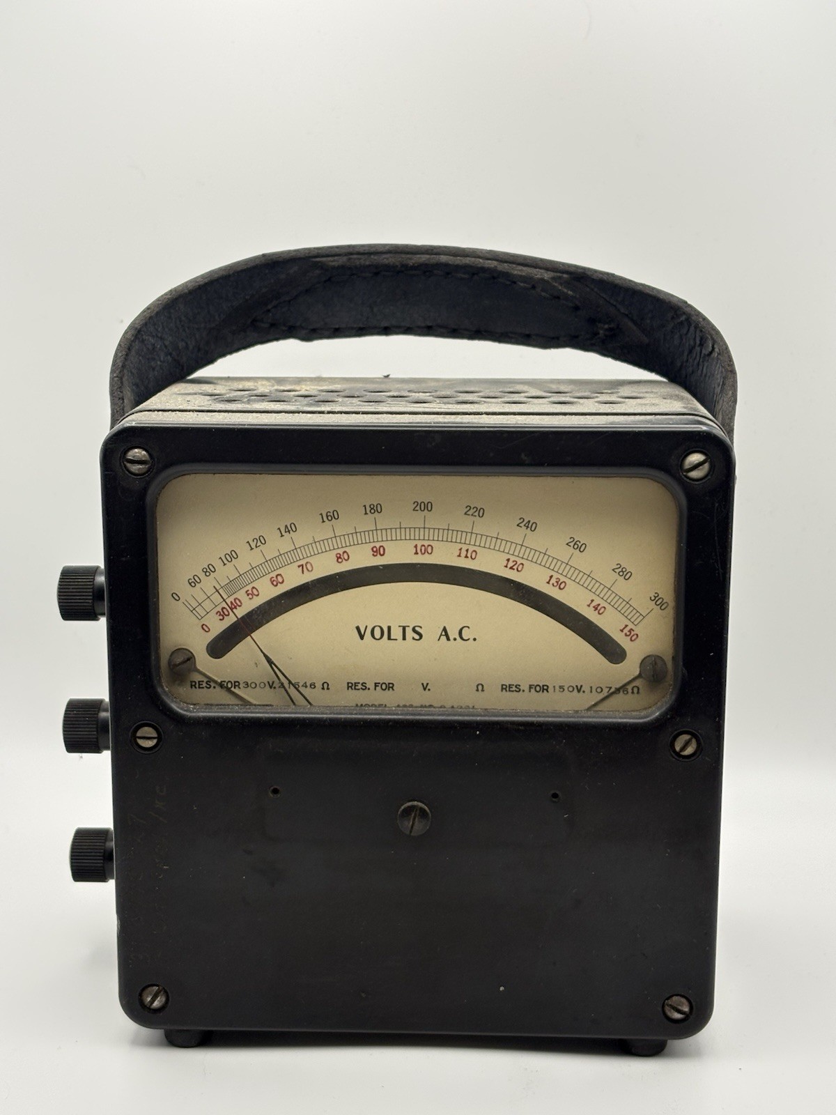 Vintage Weston Model 433 Zero Corrector AC Voltmeter 0-300V Bakelite Meter