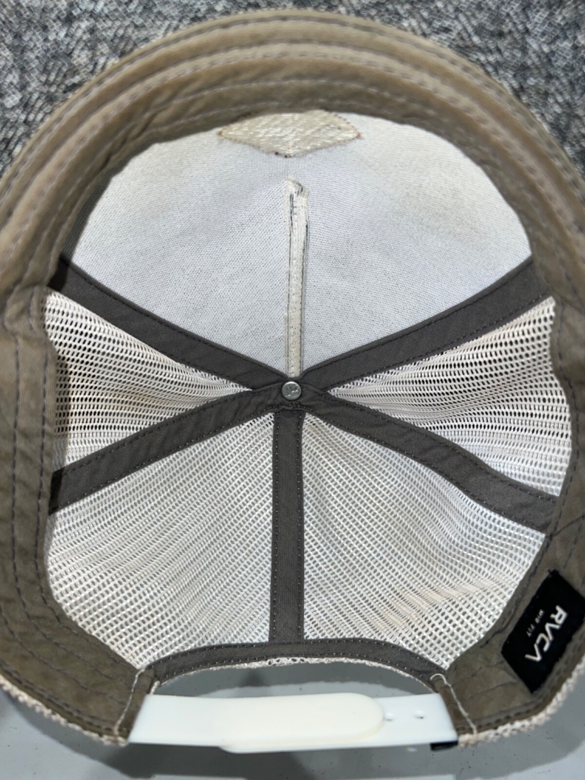 RVCA 2001 Leather Patch Diamond black White Fabric White Mesh HatCapSnapback EUC