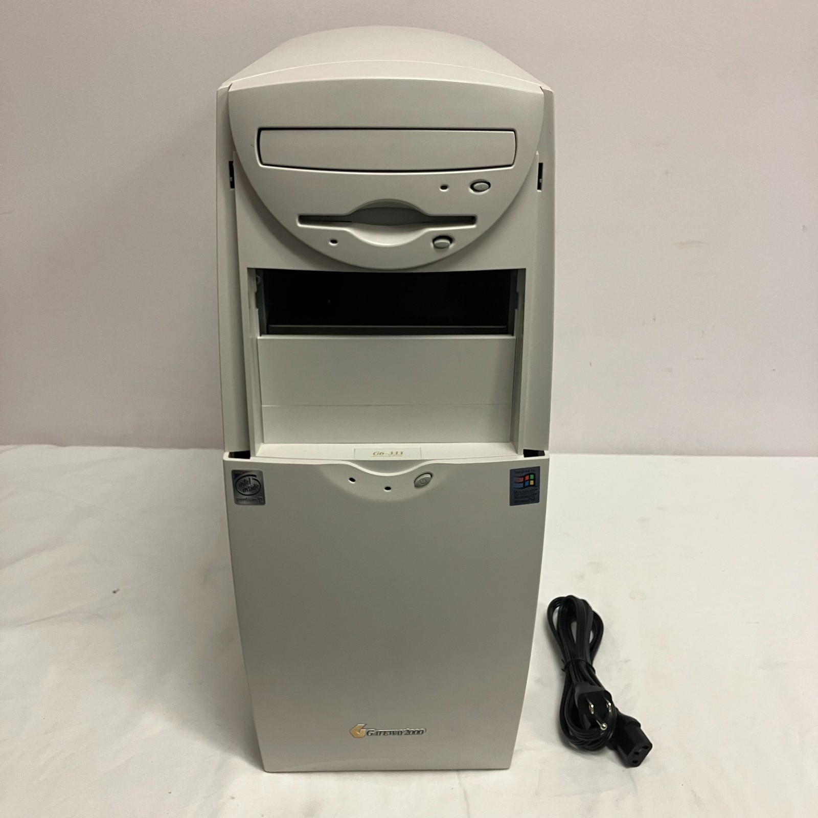 Gateway G6-333 LPMINI-TOWER Vintage PC Pentium II 333MHz 64MB RAM - No HDD Or OS