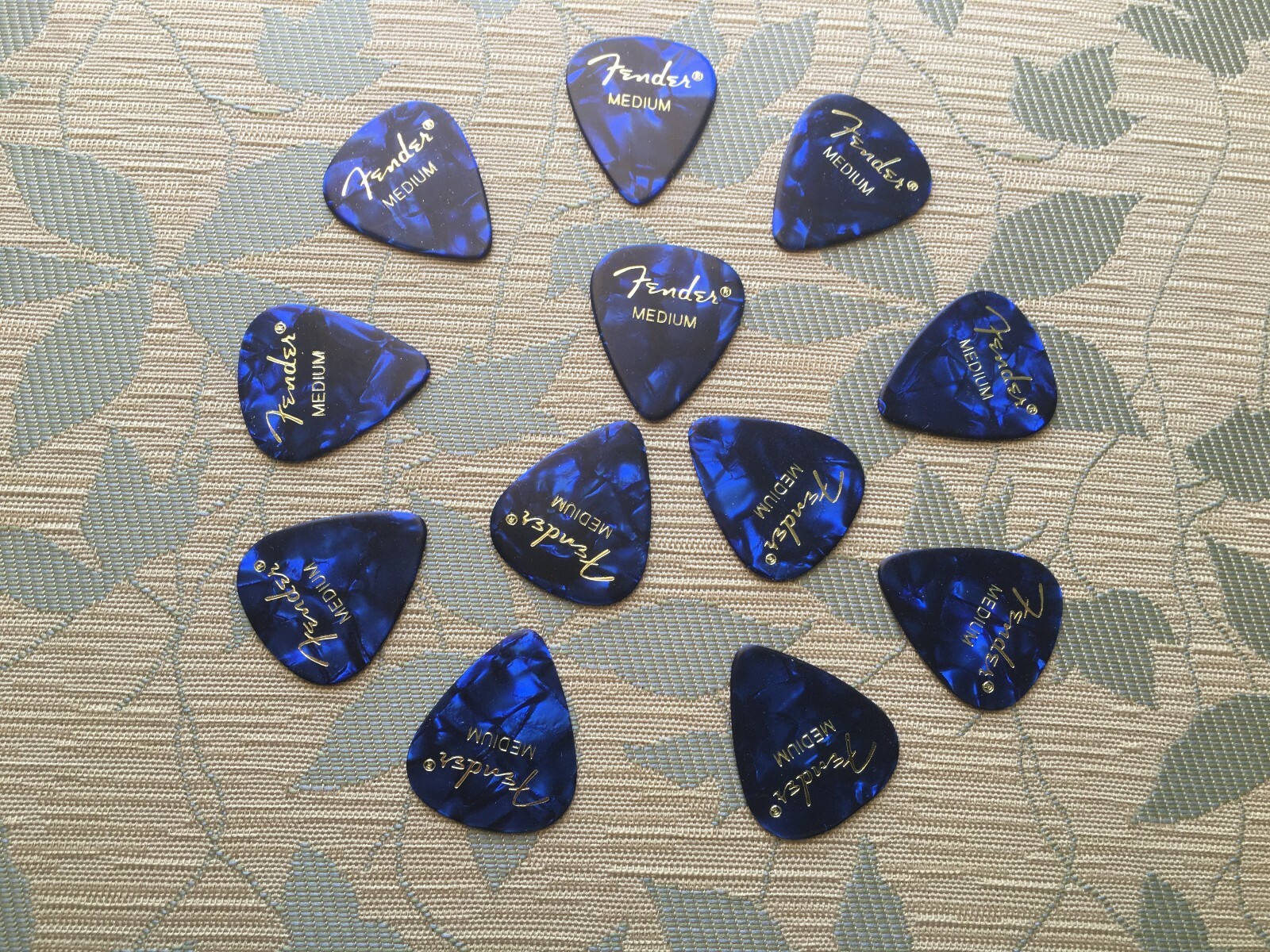 (A42) FENDER GUITAR PICKS ~ ORIGINAL CELLULOID PICKS - PACK 12 ~ BLUE MOTO