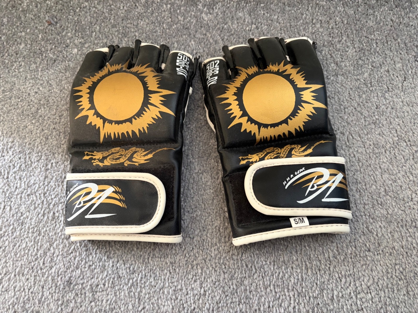 MMA Boxing Gloves for Muay Thai Training, Size S/M