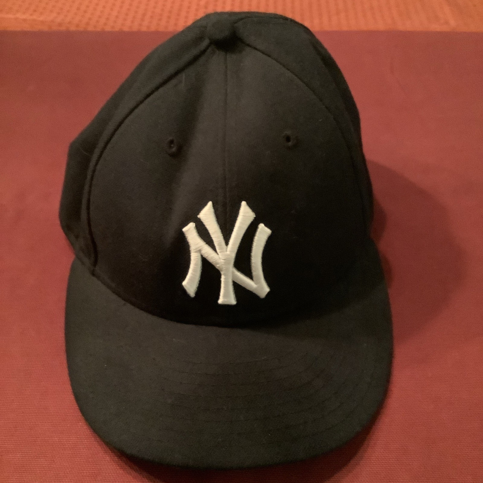 Mens NY Yankees Baseball Cap, Authentic Collection, 7 3/8 Low Crown