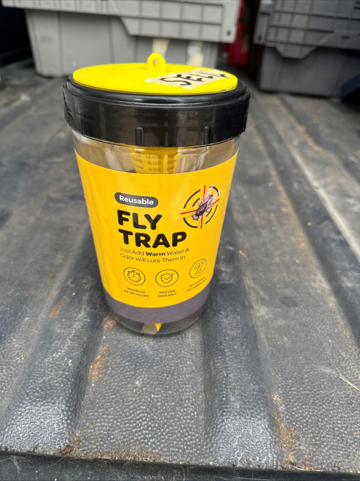 Outdoor Fly Trap with Non-Toxic Dissolvable Bait Hanging Fly Repellent