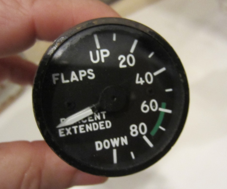 AIRCRAFT GAUGE GE 8DJ48LWM2 ALT NP192394 FLAP POSITION INDICATOR