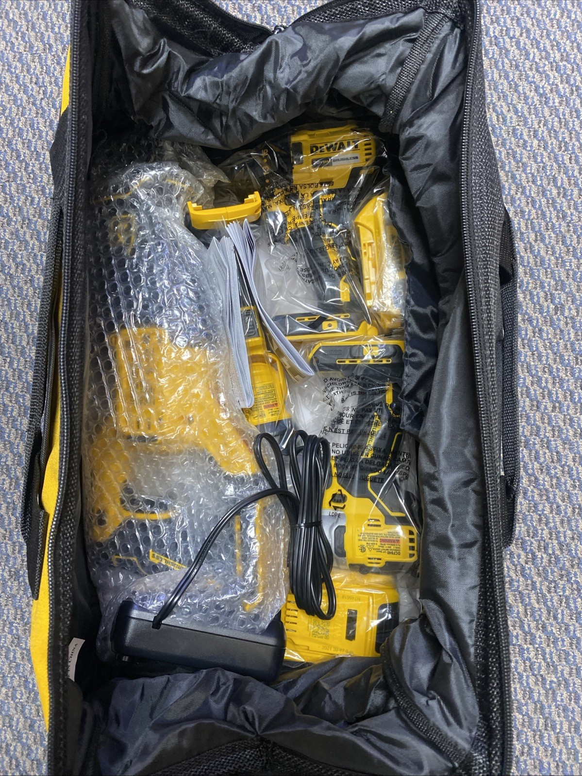 DEWALT (DCK479D2) XR 20V MAX Brushless 4-Tool Combo Kit