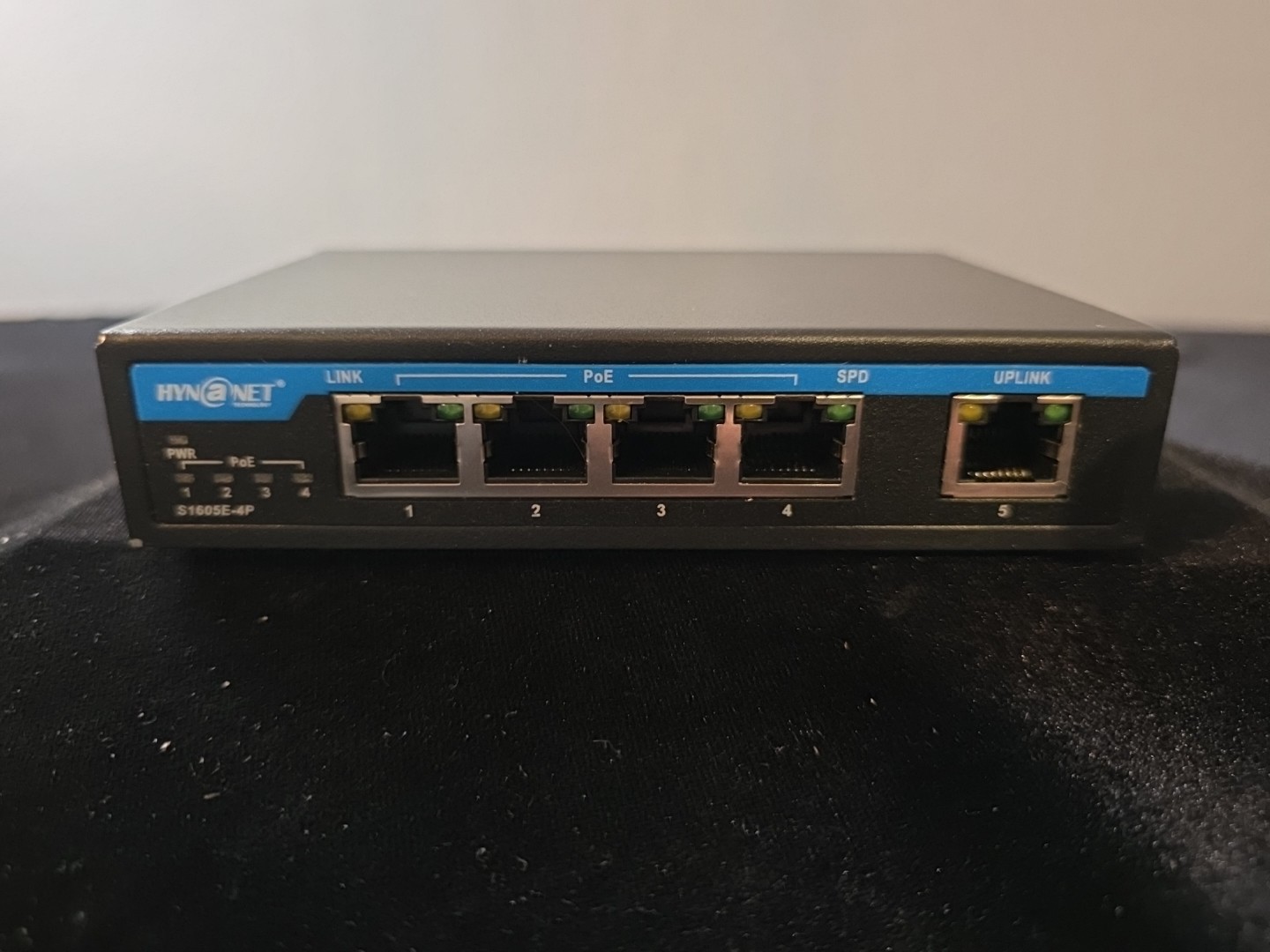 hyn@net s160se-4p-65w poe switch Unmanaged Ethernet Switch Sold As Shown