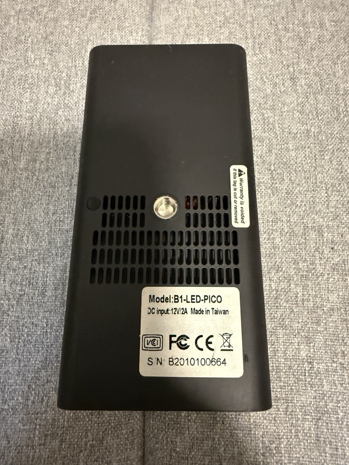 FAVI Mini LED Projector Business Edition