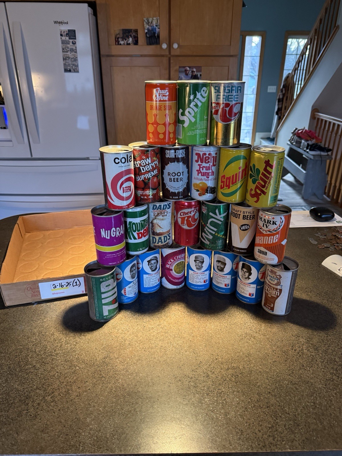 OLD SODA 🥤 CAN LOT OF See Pictures DENTS,HOLES, RUST ECT….. Lot 2-16-25(1)