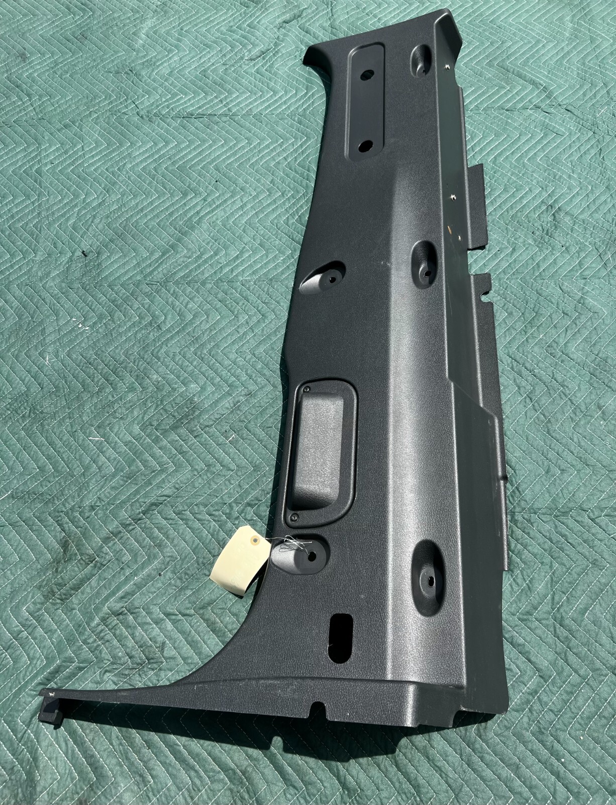 2018-2023 FREIGHTLINER CASCADIA FRONT RIGHT B PILLAR COVER TRIM PANEL OEM