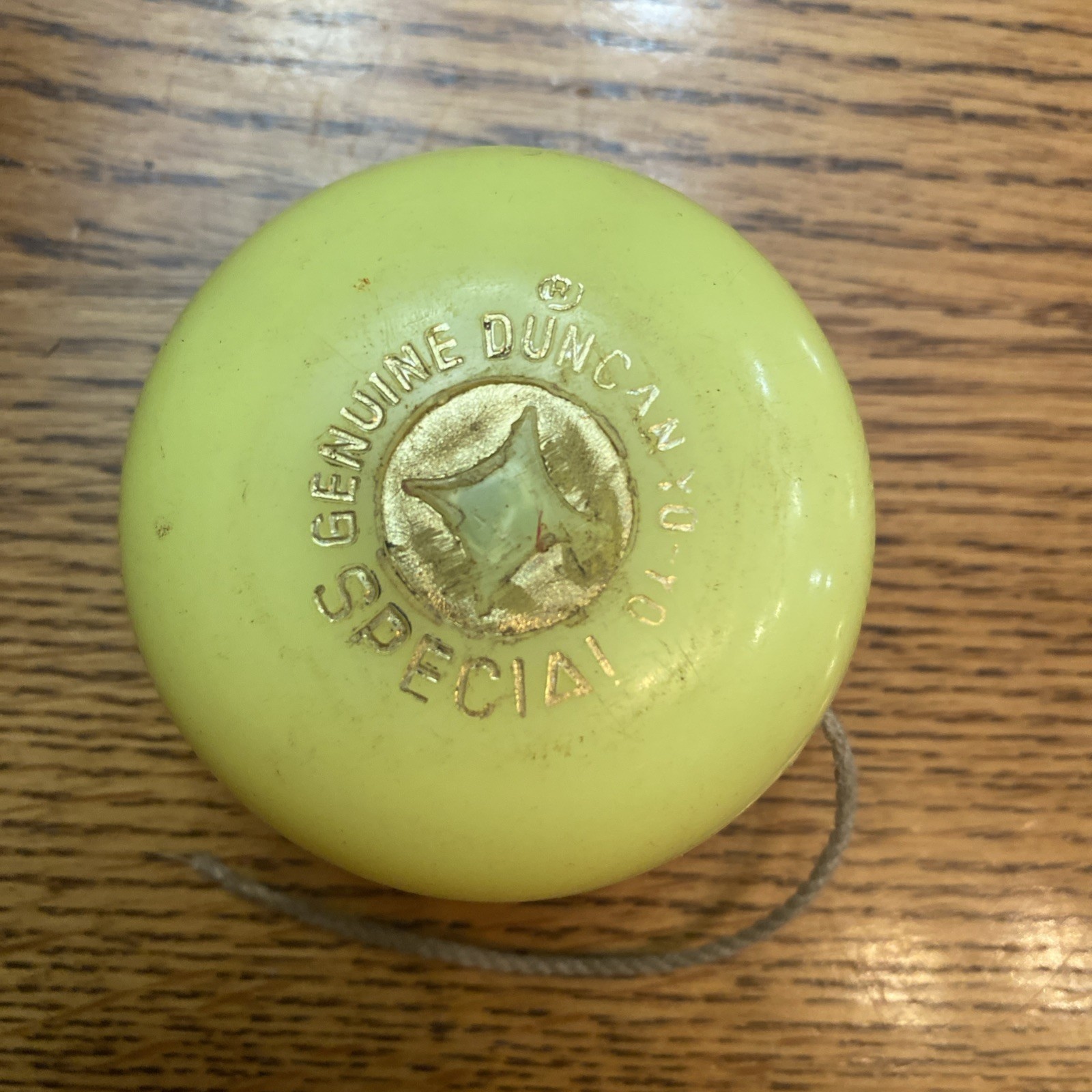 Vintage Genuine Duncan yo-yo, Special, yellow