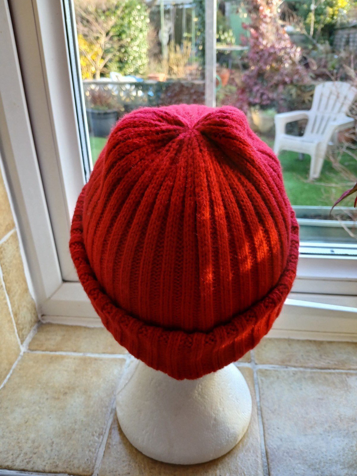 H&M Red Ribbed Acrylic Beanie Hat One Size Unisex NWOT