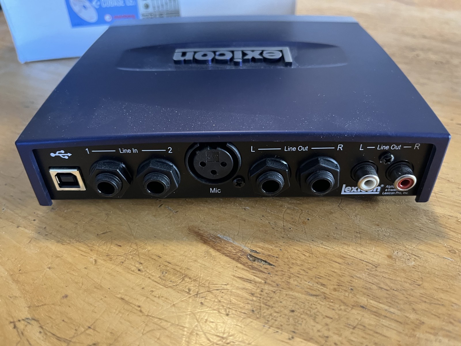 Lexicon Alpha Multi-Channel Desktop Recording Studio No Cords LEXALPHAV C41