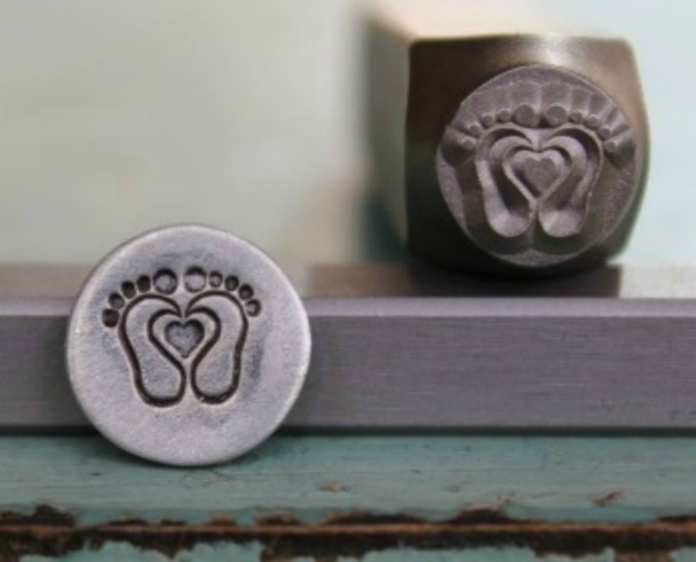 SUPPLY GUY 8mm Baby Feet with Heart Metal Punch Design Stamp (SGCH-5)