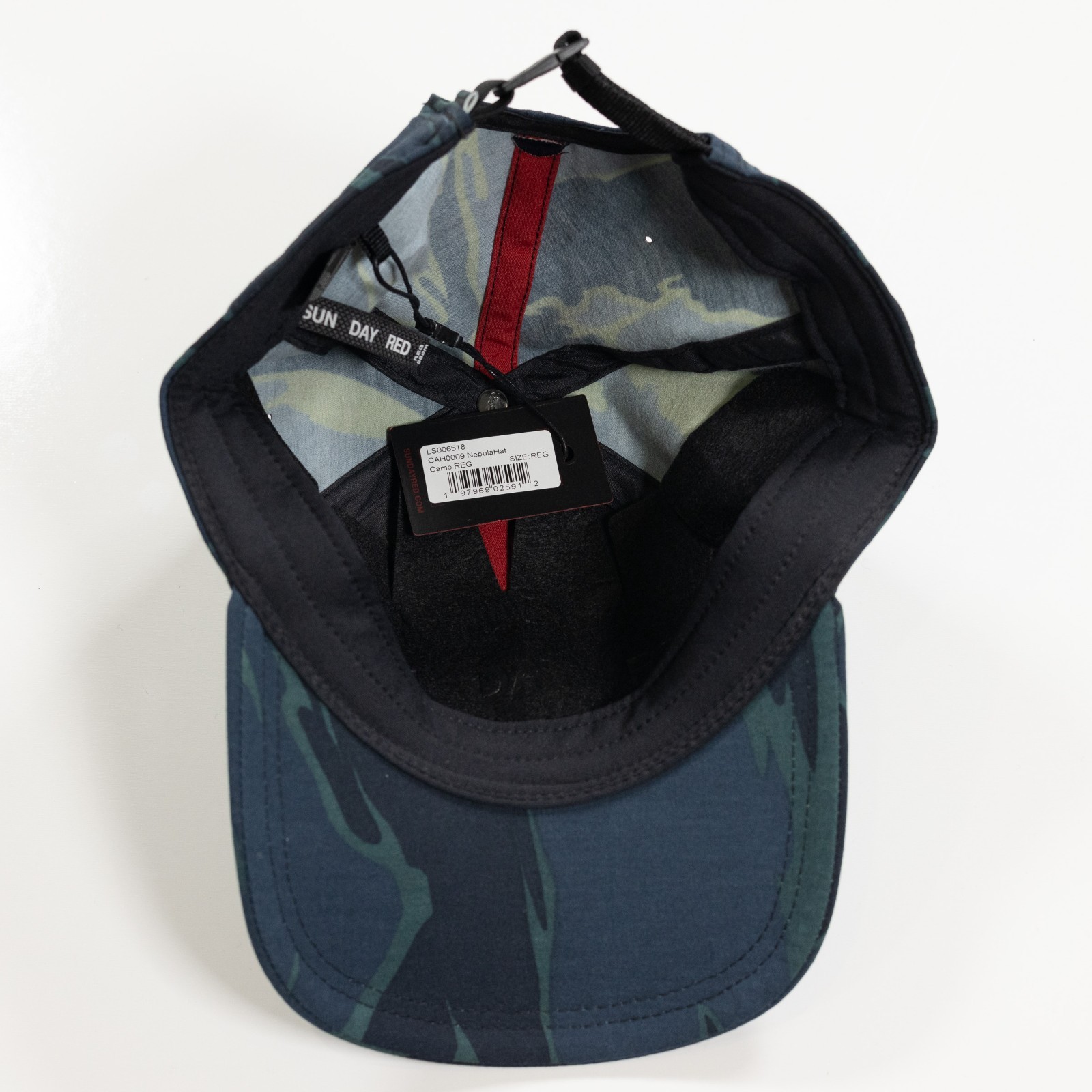 Sun Day Red Nebula Camo Adjustable Golf Hat Tiger Woods Performance Cap NWT