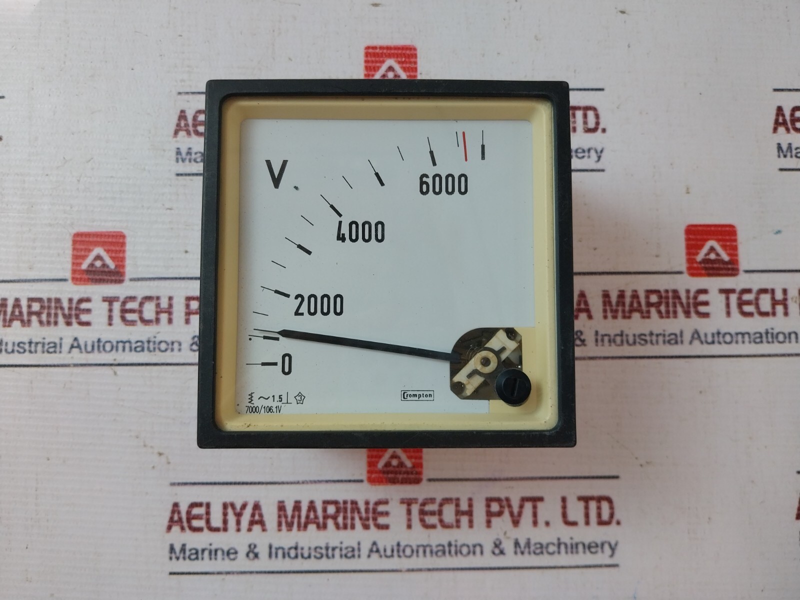 CROMPTON INSTRUMENTS Analog Voltmeter 0-7000V