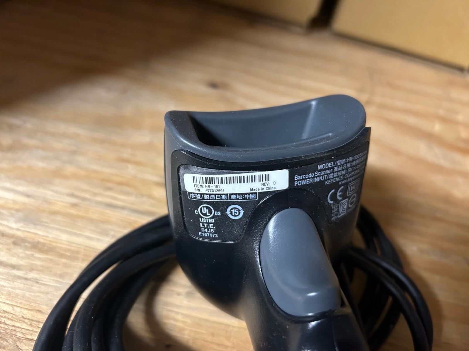 Keyence HR-101 Rev D Barcode Scanner w/ HR-1C3UN cable