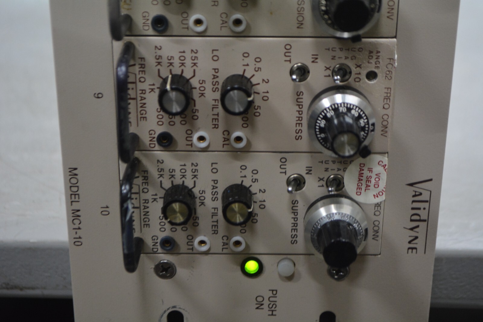 ^ Validyne MC1-10-W-1-A Chassis W/ Modules #X4251