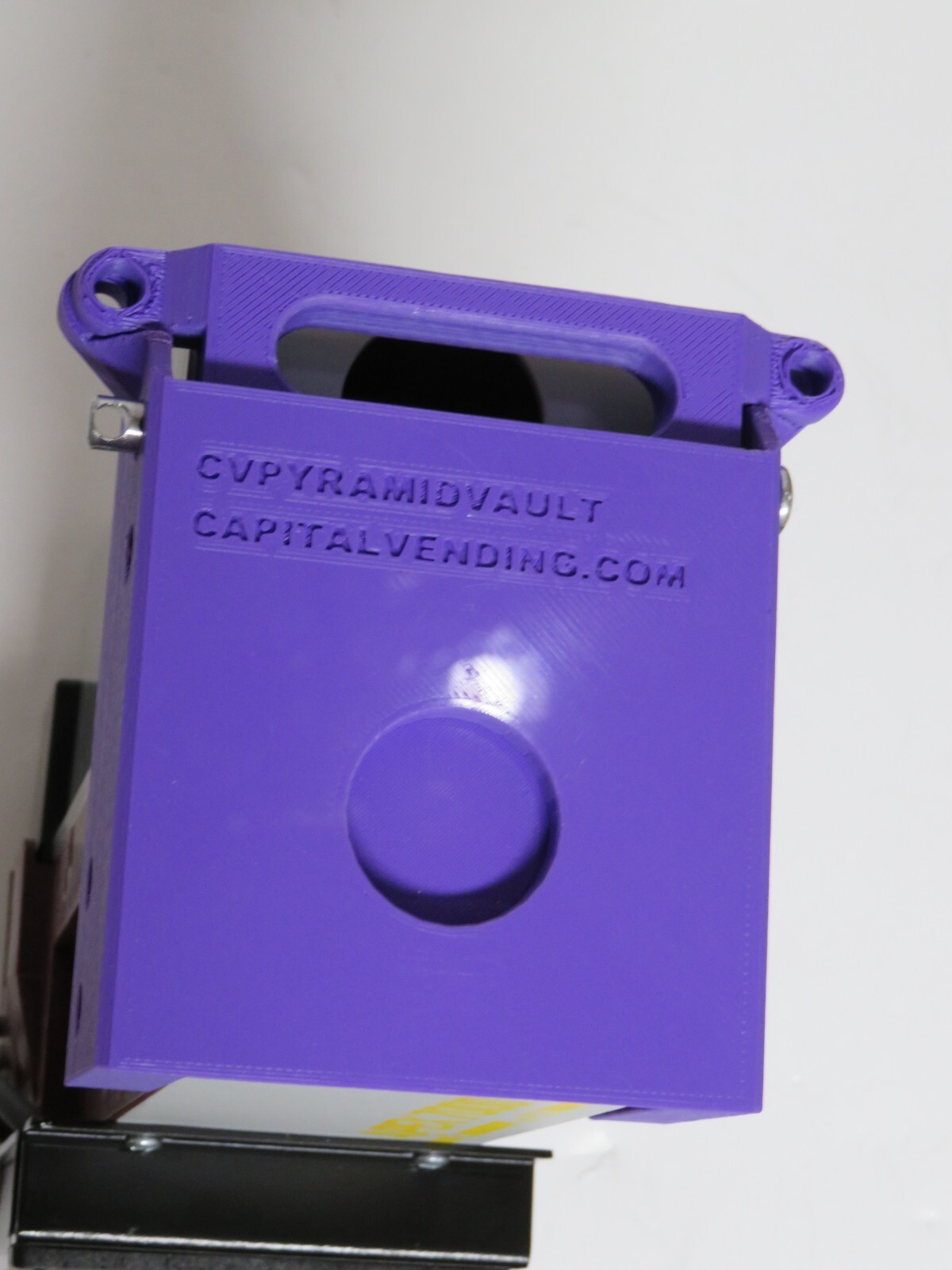 Validator vault for bill box of Pyramid bill acceptor