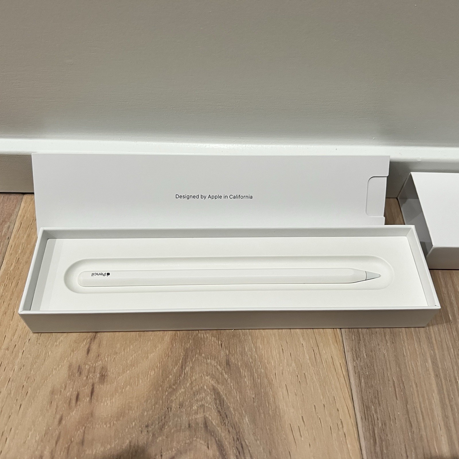 Apple Pencil 2nd Generation MU8F2AM/A with Wireless Charging