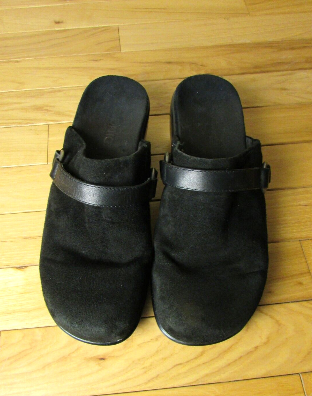 Vionic Brown Suede Leather Clogs Slip On Shoes Silver Side Ring Size 8.5 (39)