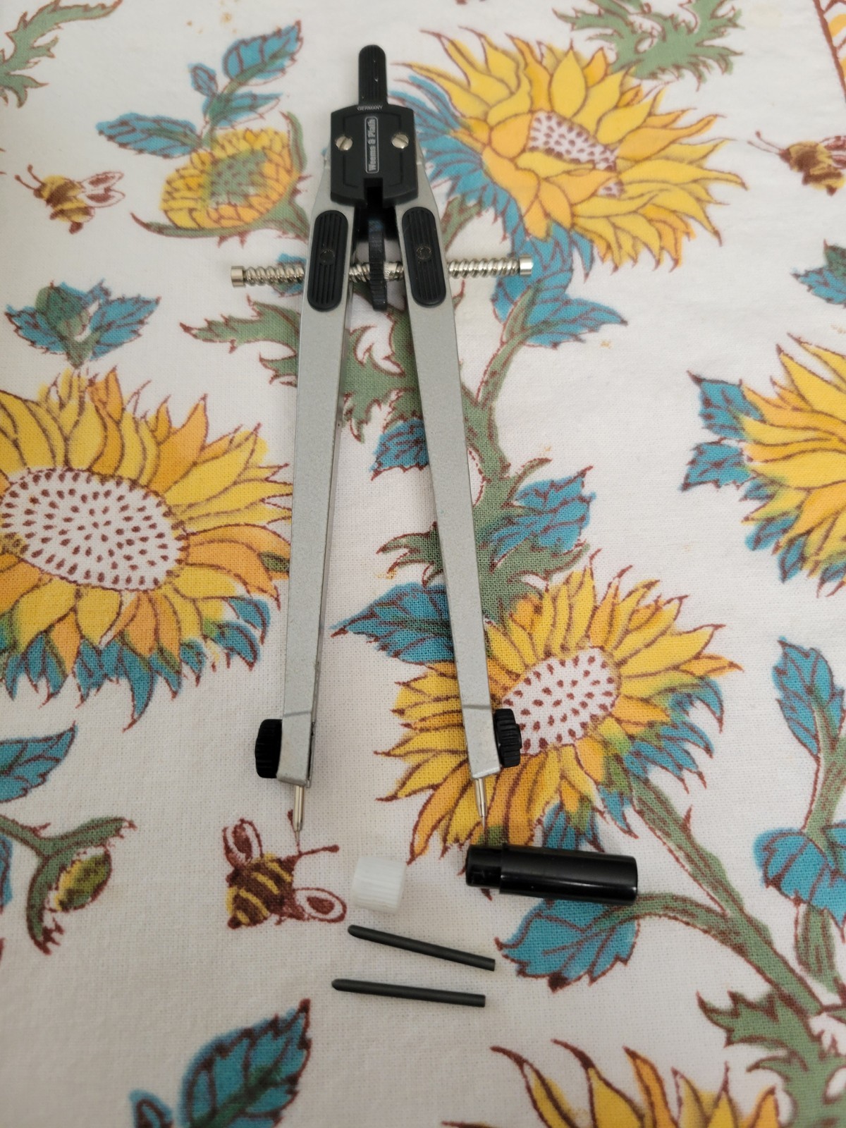 Weems & Plath Ultralight Divider #176 Measuring Divider and Layout tool, 7"