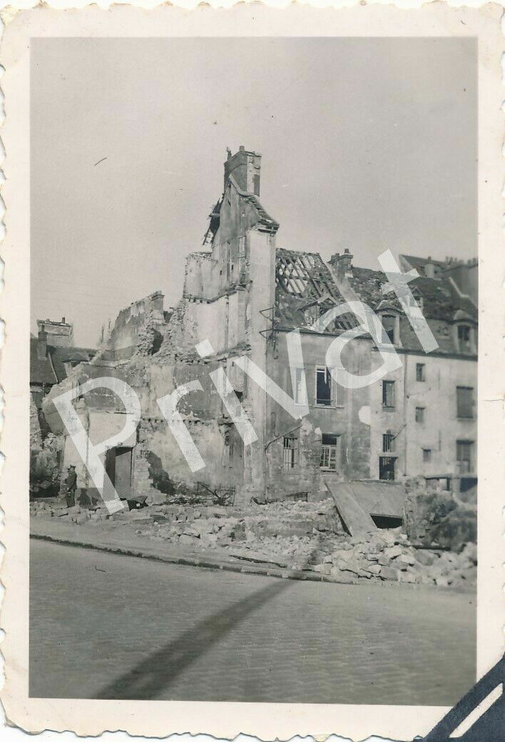 Photo WW II Wehrmacht City Houses Ruins Destruction France F1.53