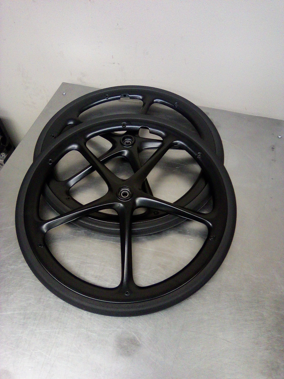 Ki Mobility Focus Cr Wheelchair 20 " Wheels, Set of 2 With Solid Tires ML1
