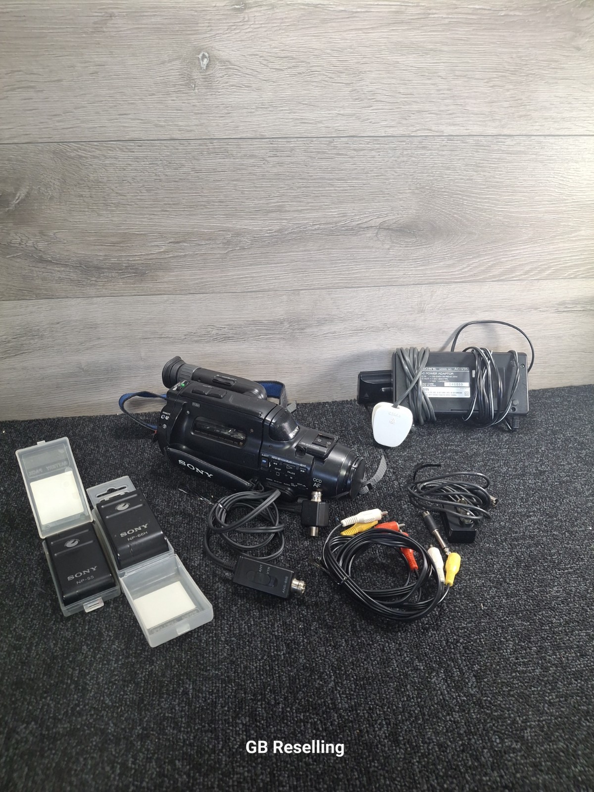 Sony Camcorder CCD -FX300D Pal. Spares Or Repair