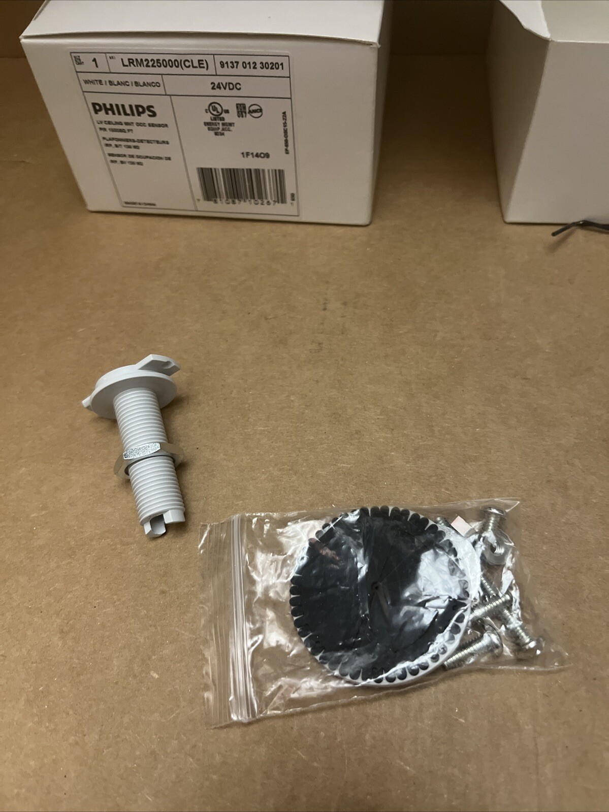 2 Phillips Ceiling Occupancy Motion Sensors 360 24 VDC NIB & (1) Power Pack