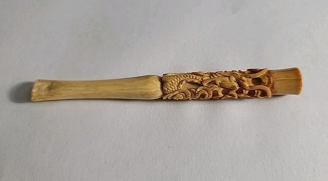 Vintage Asian Hand Carved Dragon Cigarette Holder