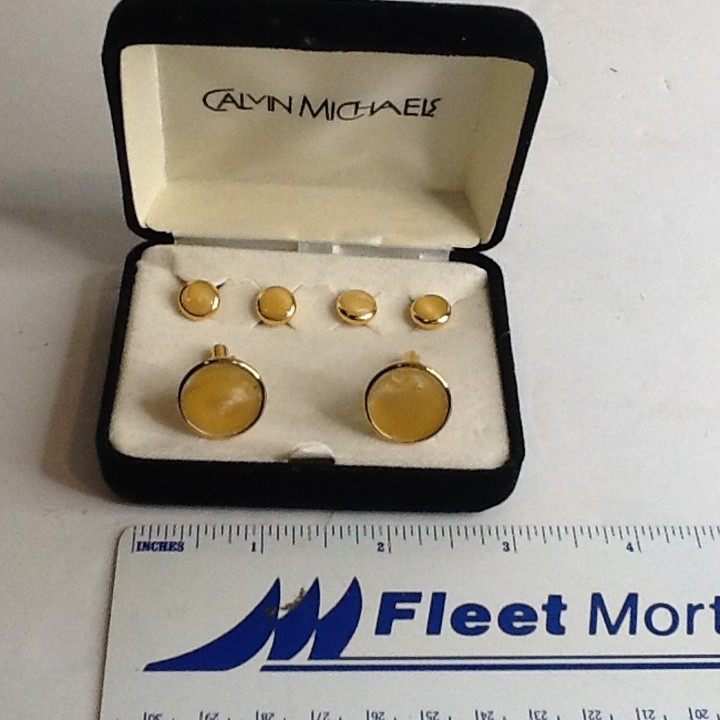 Calvin Michaels Cufflink With Matching Tuxedo Studs Like NIB