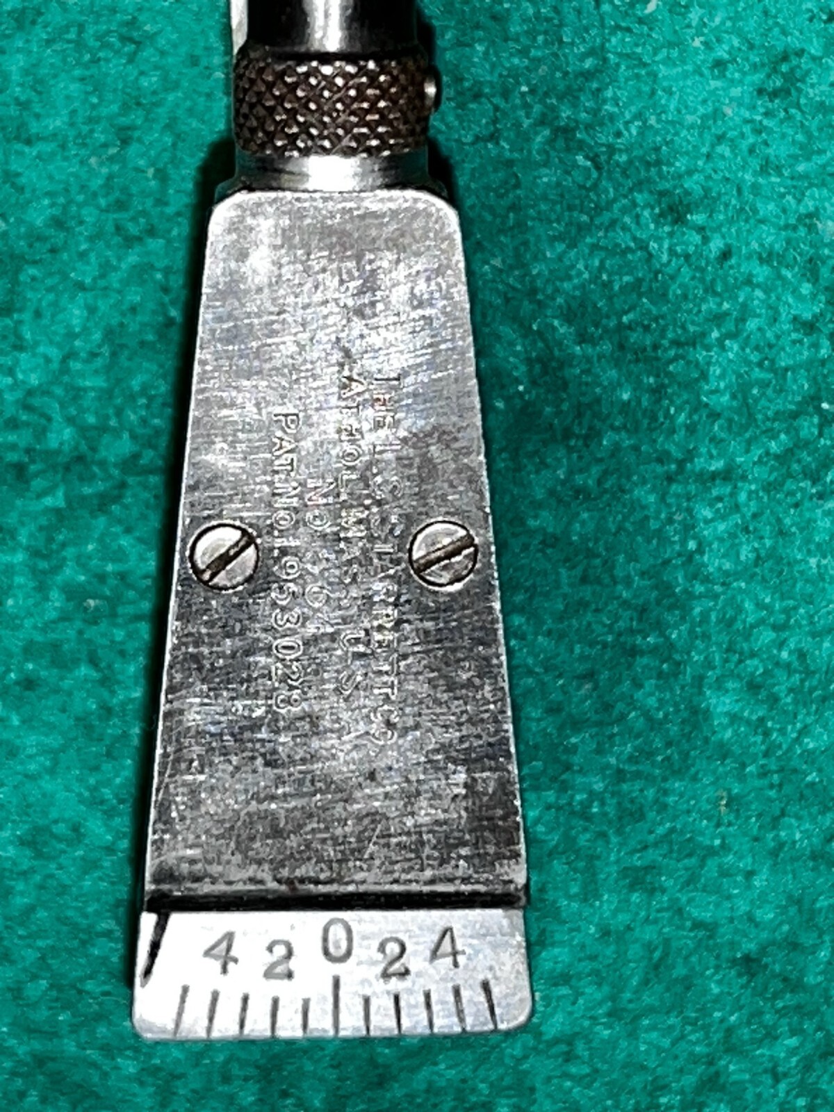 Starrett 564 Universal Junior Test Indicator Gauge,