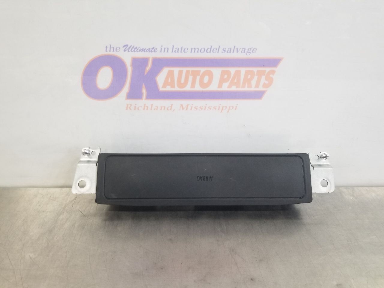 18 2018 BMW M240I FRONT KNEE SRS PAD BLACK RIGHT PASSENGER